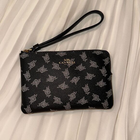 COACH Small Black White Rose Print Gold Tone Zip Leather Wristlet Wallet - Picture 1 of 8